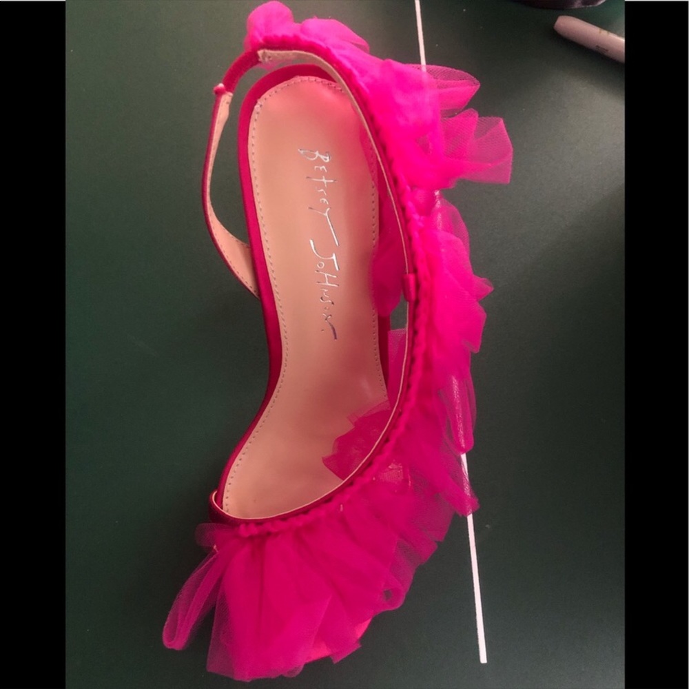 Betsy Johnson pink heels👠❤️